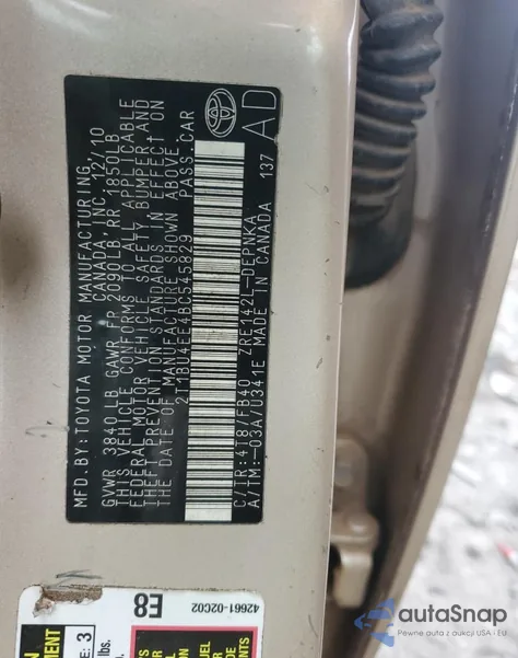 2011 Toyota Corolla Base z USA, uszkodzony, nr VIN 2T1BU4EE4BC545829